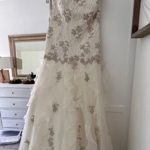 Maggie , Soterro wedding gown